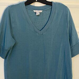 Athleta blue V-neck tee - size M